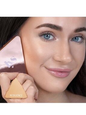 LYS Triple Fix Setting Powder in Resilience - Translucent